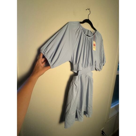 Entro Women’s Baby Blue Cut out Puff Sleeve Dress NWT Size Medium - Picture 3 of 9
